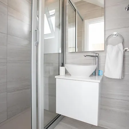 Villa Walk To Beach- Protaras- Pool Villa, Blue Island