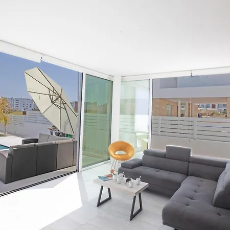 Walk To Center & Beach- Your Dream Escape, Blue Island *