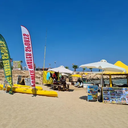 Вилла Walk To Center & Beach- Your Dream Escape, Blue Island *