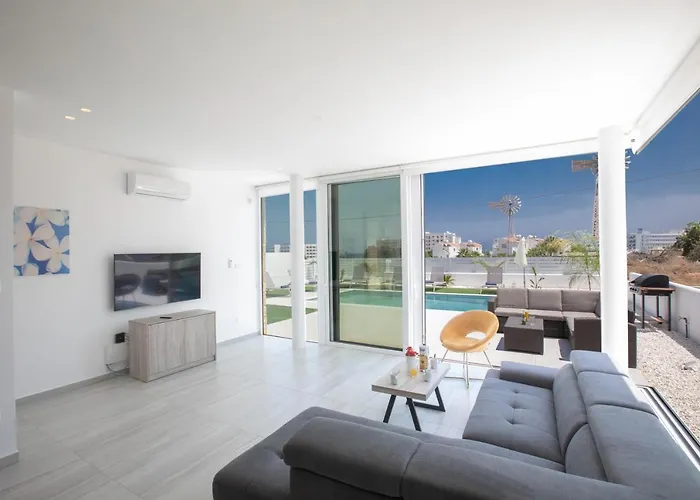 Walk To Center & Beach- Your Dream Escape, Blue Island Willa Protaras