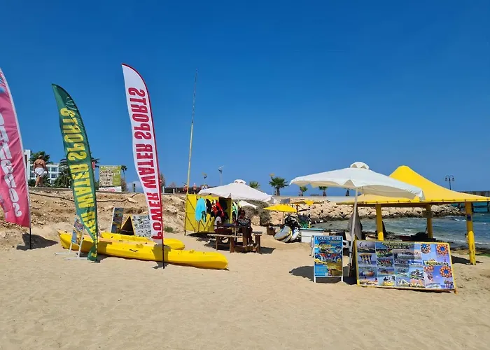 Willa Walk To Center & Beach- Your Dream Escape, Blue Island *