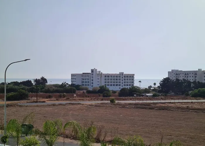 Walk To Center & Beach- Your Dream Escape, Blue Island Willa