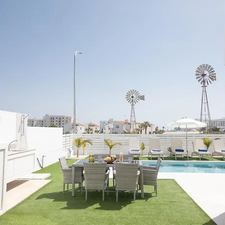 Walk To Center & Beach- Your Dream Escape, Blue Island *