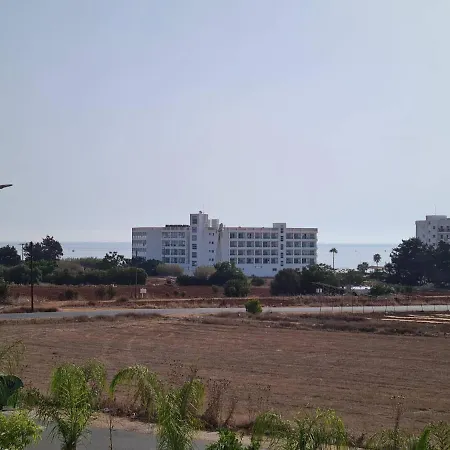 Walk To Center & Beach- Your Dream Escape, Blue Island Villa