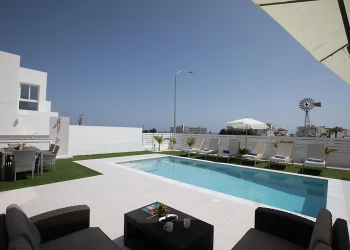 Walk To Center & Beach- Your Dream Escape, Blue Island Protaras