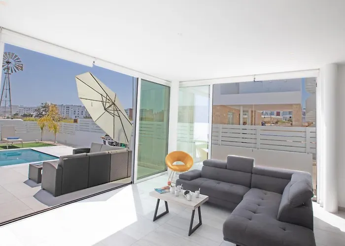 Walk To Center & Beach- Your Dream Escape, Blue Island *